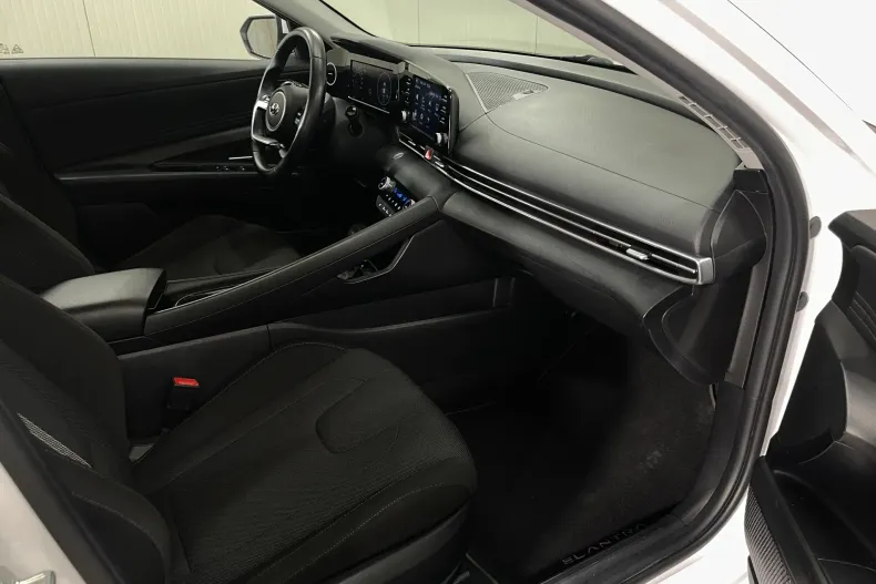 Hyundai Elantra din 2021 cu 100.339 km - oferta HYU245534 - foto 9