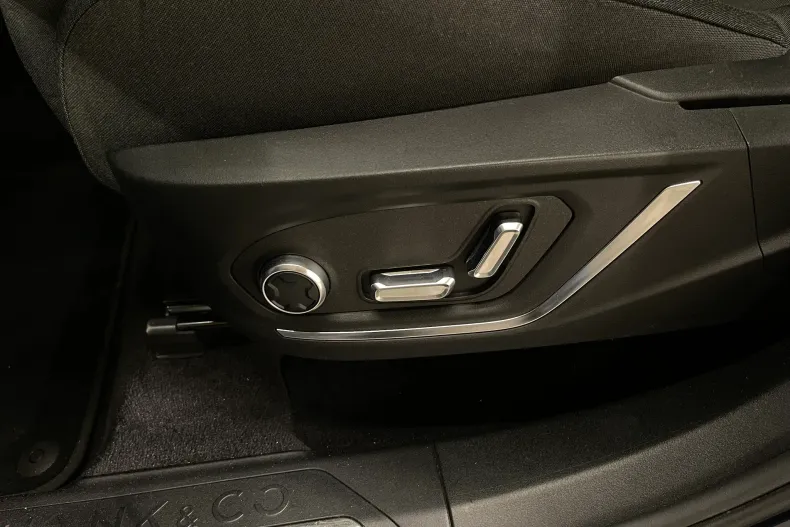 Lynk & Co 01 din 2021 cu 13.869 km - oferta LYN245537 - foto 24
