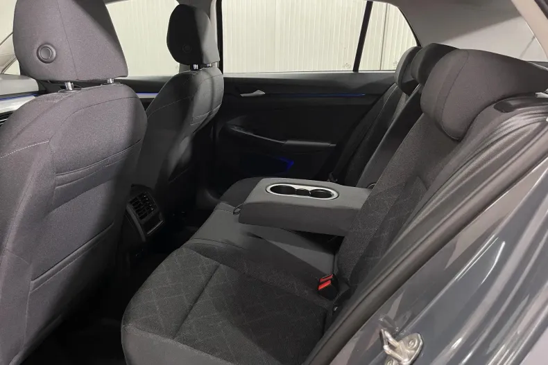 Volkswagen Golf din 2023 cu 47.031 km - oferta VOL245540 - foto 13