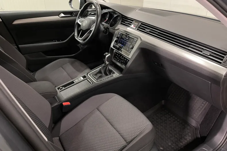 Volkswagen Passat din 2021 cu 84.906 km - oferta VOL245551 - foto 10