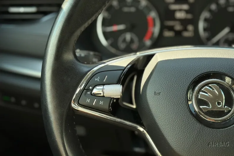 Skoda Octavia din 2023 cu 60.373 km - oferta SKO245555 - foto 25