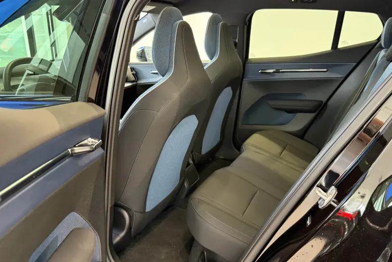 Volvo EX30 din 2024 cu 16.500 km - oferta VOL245563 - foto 20