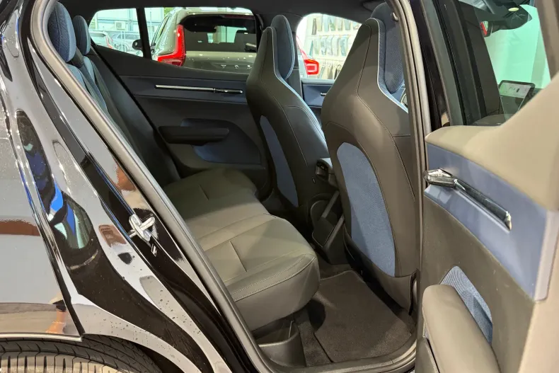 Volvo EX30 din 2024 cu 16.500 km - oferta VOL245563 - foto 27