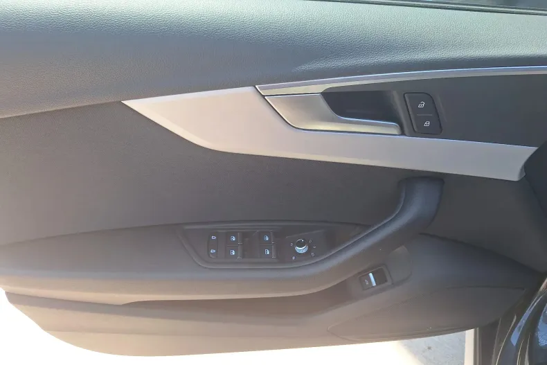 Audi A4 din 2024 cu 14.187 km - oferta AUD245578 - foto 7