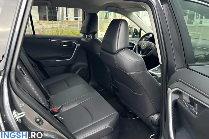 Toyota RAV4 din 2024 cu 9.836 km - oferta TOY245596 - foto 36