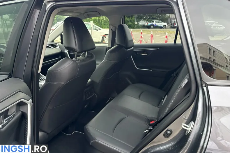 Toyota RAV4 din 2024 cu 9.836 km - oferta TOY245596 - foto 38