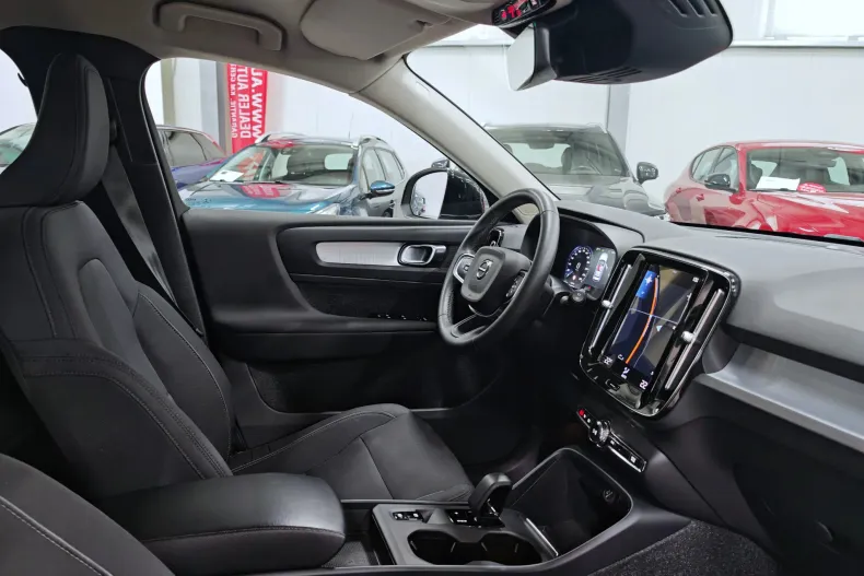 Volvo XC40 din 2021 cu 130.941 km - oferta VOL245609 - foto 6