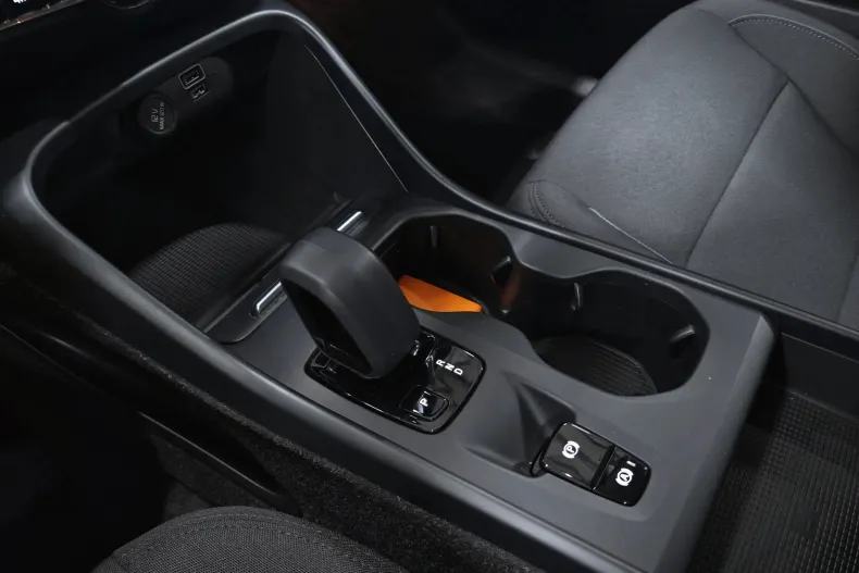 Volvo XC40 din 2021 cu 130.941 km - oferta VOL245609 - foto 21