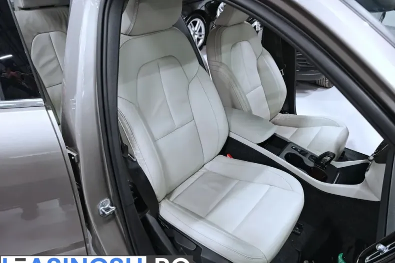 Volvo XC40 din 2021 cu 129.590 km - oferta VOL245613 - foto 9