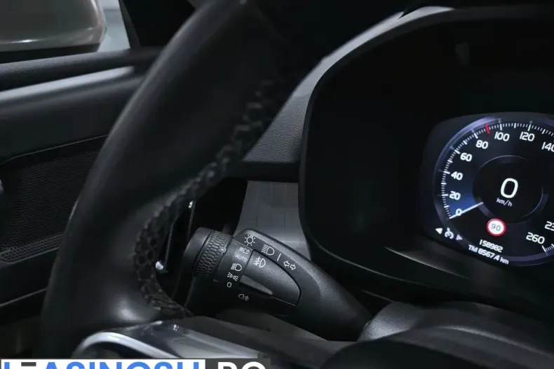 Volvo XC40 din 2021 cu 129.590 km - oferta VOL245613 - foto 16