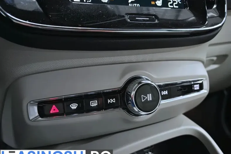 Volvo XC40 din 2021 cu 129.590 km - oferta VOL245613 - foto 17