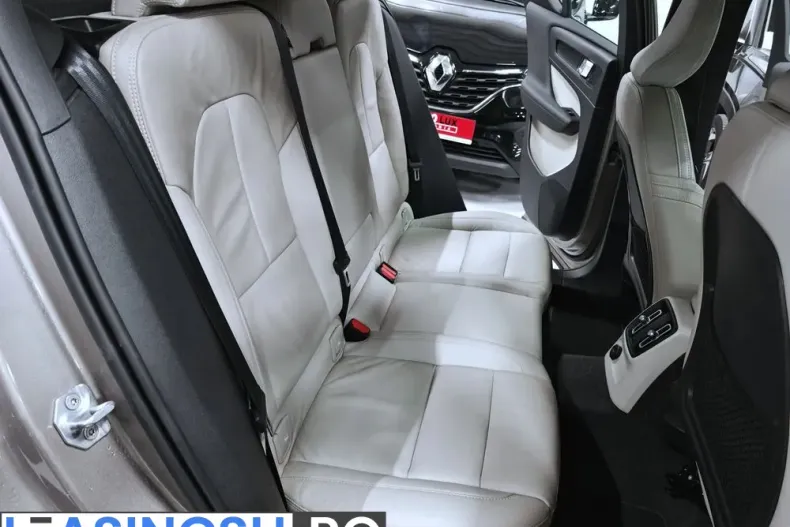 Volvo XC40 din 2021 cu 129.590 km - oferta VOL245613 - foto 19