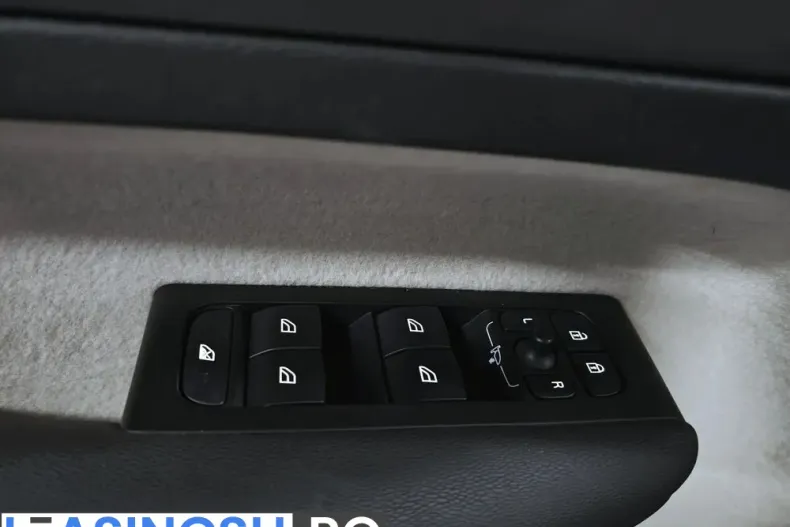 Volvo XC40 din 2021 cu 129.590 km - oferta VOL245613 - foto 20