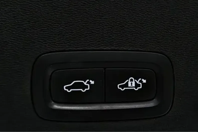 Volvo XC40 din 2021 cu 129.590 km - oferta VOL245613 - foto 21