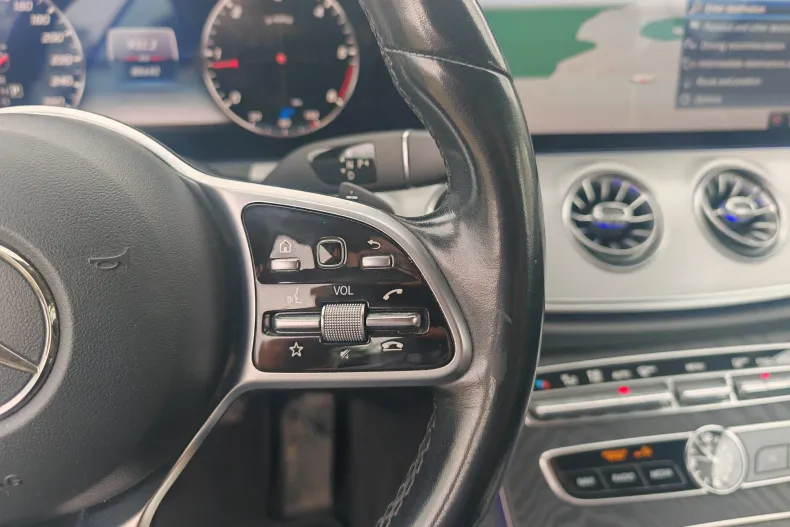 Mercedes-Benz E 300 (Clasa E) din 2020 cu 88.242 km - oferta MER245617 - foto 13