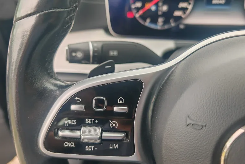 Mercedes-Benz E 300 (Clasa E) din 2020 cu 88.242 km - oferta MER245617 - foto 15