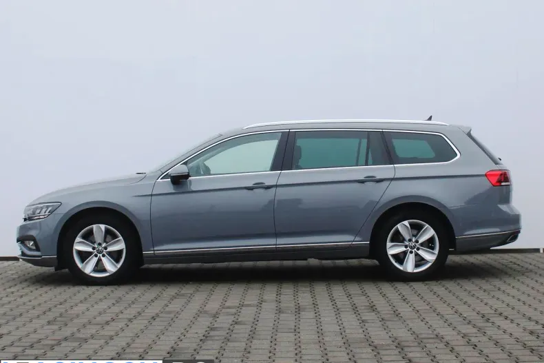 Volkswagen Passat din 2023 cu 127.764 km - oferta VOL245618 - foto 2