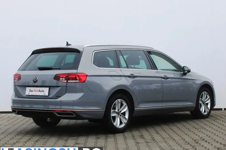 Volkswagen Passat din 2023 cu 127.764 km - oferta VOL245618 - foto 5