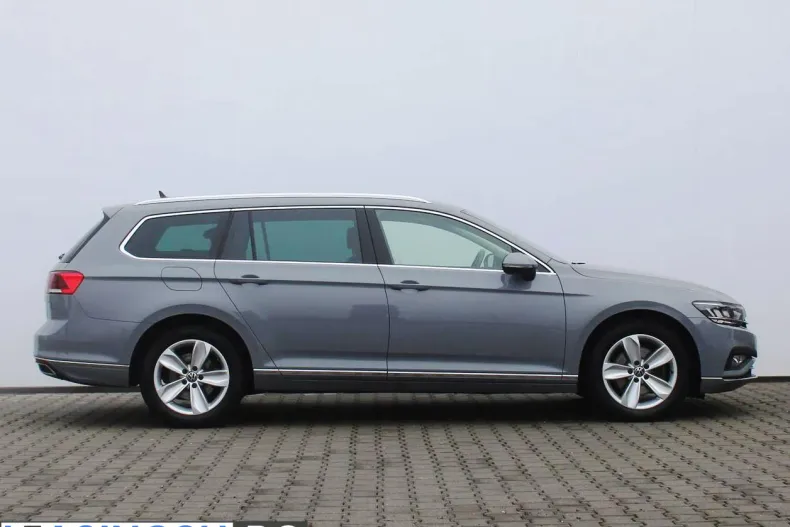 Volkswagen Passat din 2023 cu 127.764 km - oferta VOL245618 - foto 6