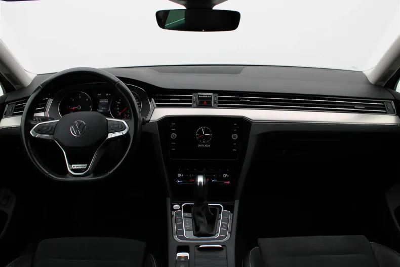 Volkswagen Passat din 2023 cu 127.764 km - oferta VOL245618 - foto 15