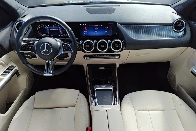 Mercedes-Benz GLA 200 (Clasa GLA) din 2025 cu 6.200 km - oferta MER245620 - foto 6
