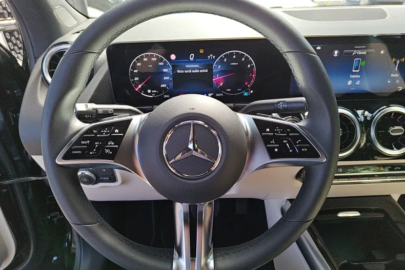 Mercedes-Benz GLA 200 (Clasa GLA) din 2025 cu 6.200 km - oferta MER245620 - foto 14