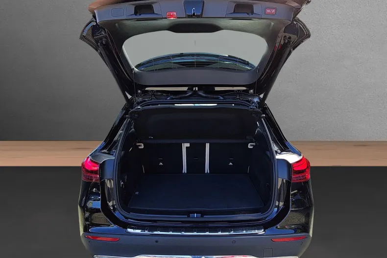Mercedes-Benz GLA 200 (Clasa GLA) din 2025 cu 6.200 km - oferta MER245620 - foto 17