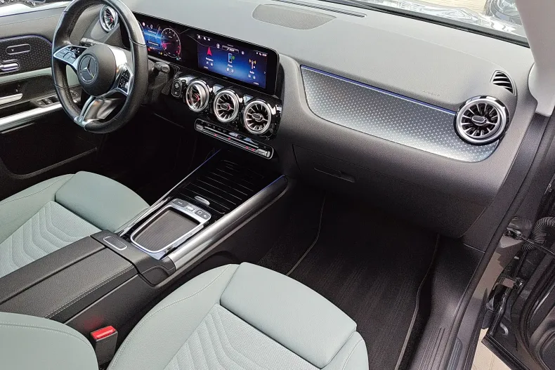 Mercedes-Benz GLA 220 (Clasa GLA) din 2025 cu 33.320 km - oferta MER245621 - foto 9
