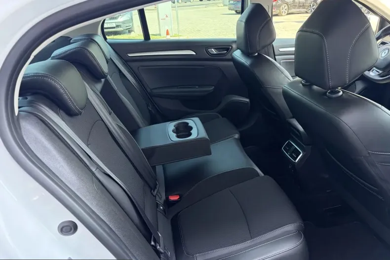 Renault Megane din 2023 cu 22.943 km - oferta REN245630 - foto 12