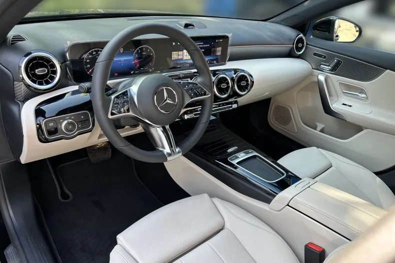 Mercedes-Benz A 180 (Clasa A) din 2026 cu 8 km - oferta MER245637 - foto 9