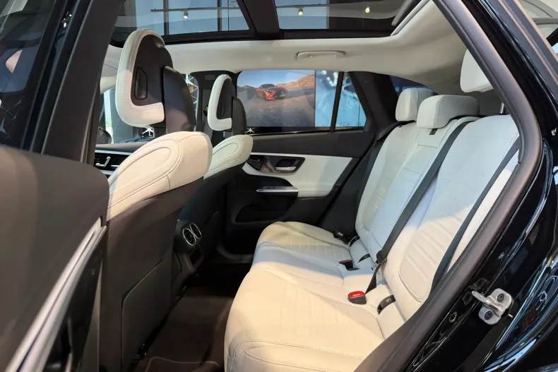 Mercedes-Benz GLC 200 (Clasa GLC) din 2025 cu 12 km - oferta MER245640 - foto 9