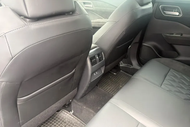 Nissan Qashqai din 2025 cu 488 km - oferta NIS245645 - foto 22