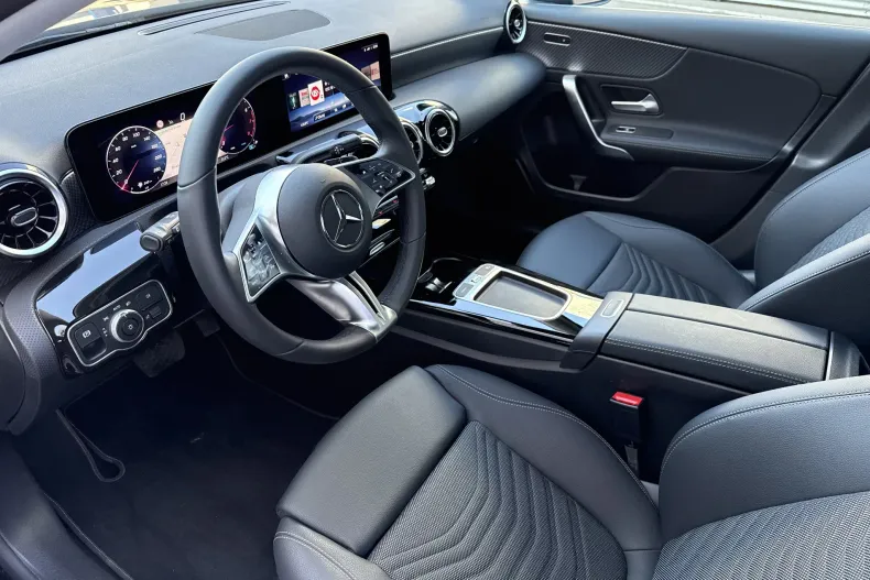 Mercedes-Benz A 180 (Clasa A) din 2025 cu 3.198 km - oferta MER245647 - foto 5