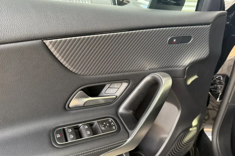 Mercedes-Benz A 180 (Clasa A) din 2025 cu 3.198 km - oferta MER245647 - foto 23