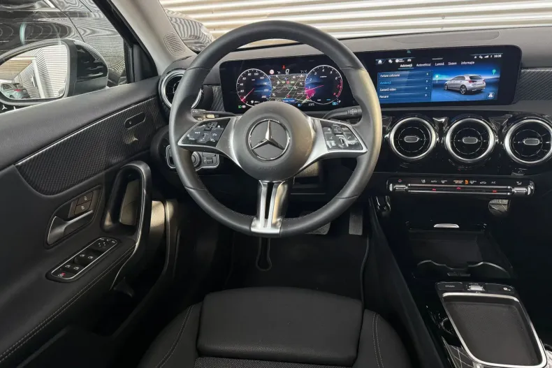 Mercedes-Benz A 180 (Clasa A) din 2025 cu 3.198 km - oferta MER245647 - foto 28