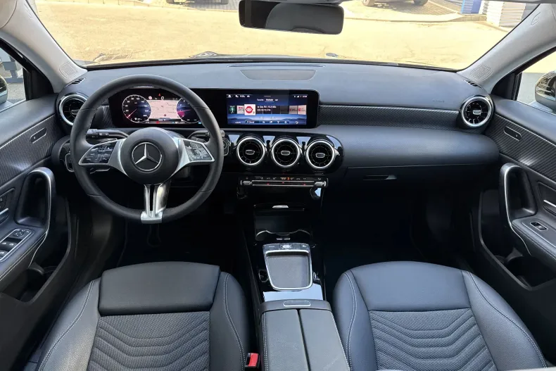 Mercedes-Benz A 180 (Clasa A) din 2025 cu 3.198 km - oferta MER245647 - foto 30