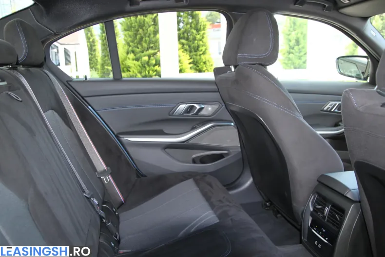 BMW 330 (Seria 3) din 2025 cu 9.990 km - oferta BMW245649 - foto 34
