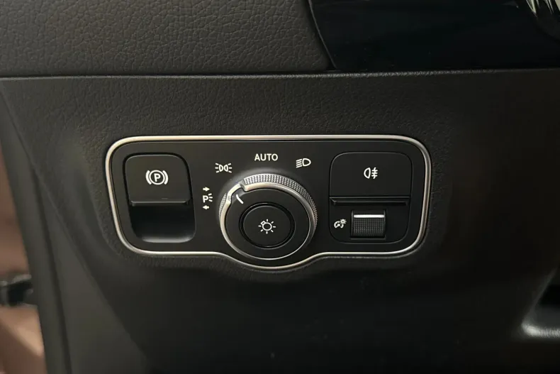Mercedes-Benz EQA (Clasa GLA) din 2023 cu 47.058 km - oferta MER245652 - foto 15