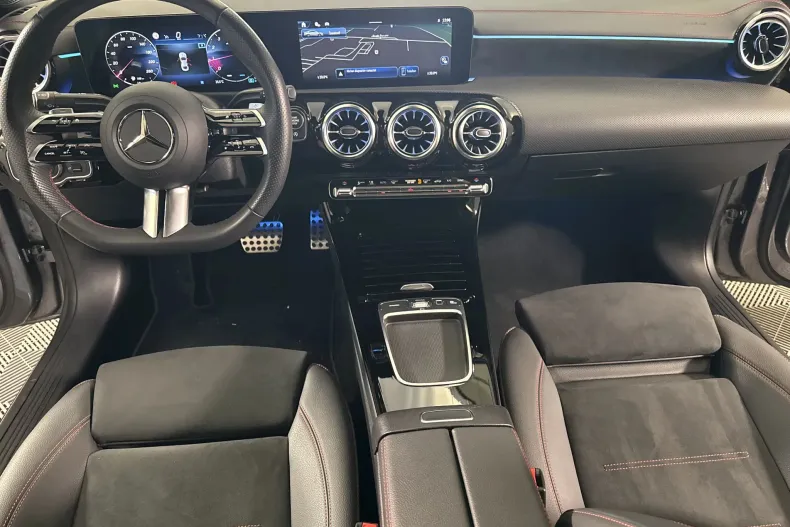 Mercedes-Benz CLA 220 (Clasa CLA) din 2025 cu 15.895 km - oferta MER245659 - foto 9