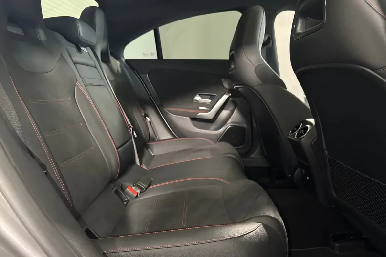 Mercedes-Benz CLA 220 (Clasa CLA) din 2025 cu 15.895 km - oferta MER245659 - foto 12