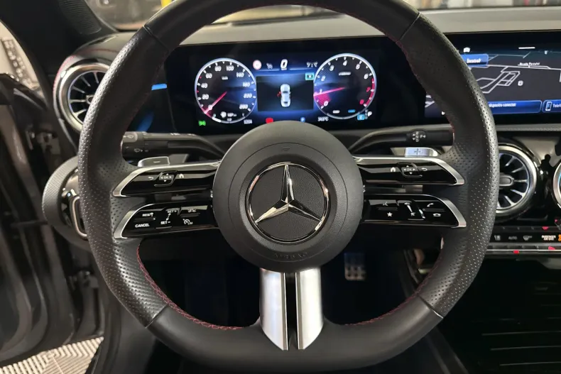 Mercedes-Benz CLA 220 (Clasa CLA) din 2025 cu 15.895 km - oferta MER245659 - foto 17