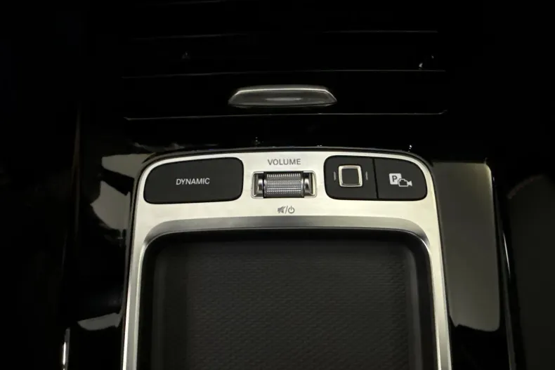 Mercedes-Benz CLA 220 (Clasa CLA) din 2025 cu 15.895 km - oferta MER245659 - foto 18