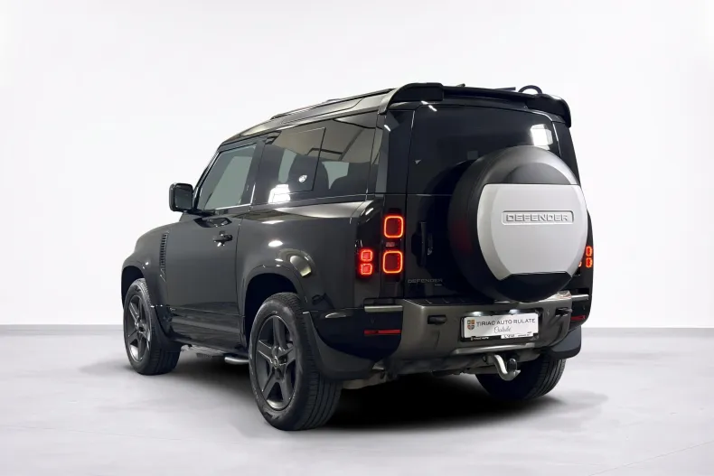 Land Rover Defender din 2021 cu 42.700 km - oferta LAN245662 - foto 3