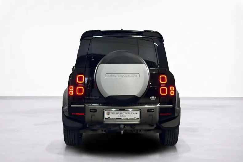 Land Rover Defender din 2021 cu 42.700 km - oferta LAN245662 - foto 4