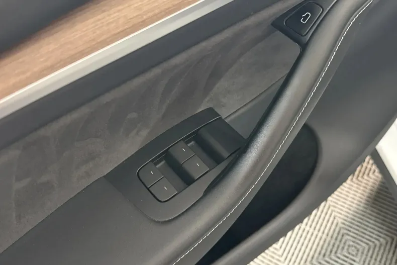 Tesla Model Y din 2022 cu 65.569 km - oferta TES245663 - foto 13