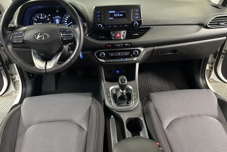 Hyundai i30 din 2023 cu 51.050 km - oferta HYU245664 - foto 9
