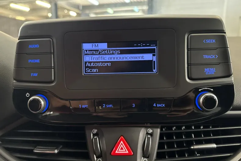 Hyundai i30 din 2023 cu 51.050 km - oferta HYU245664 - foto 18