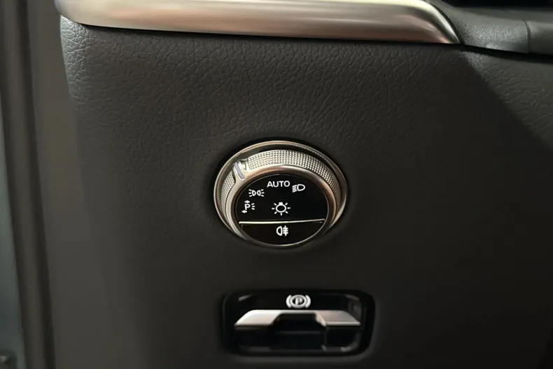 Mercedes-Benz GLC 300 (Clasa GLC) din 2025 cu 25.524 km - oferta MER245674 - foto 15