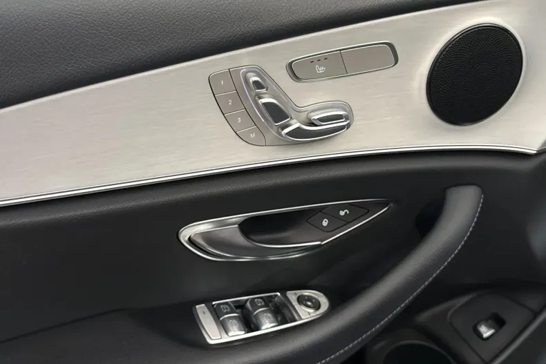 Mercedes-Benz E 220 (Clasa E) din 2021 cu 138.289 km - oferta MER245677 - foto 14