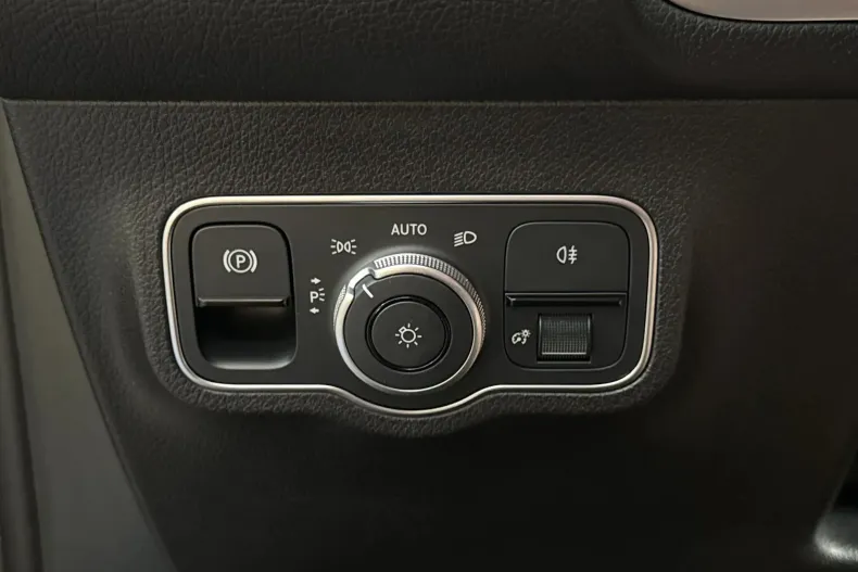 Mercedes-Benz GLB 220 (Clasa GLB) din 2025 cu 11.112 km - oferta MER245681 - foto 15